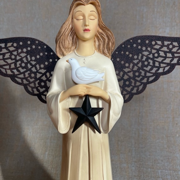 PartyLite Angel’s Watch Christmas Figurine. H=15”, W=12.5” - Picture 3 of 10